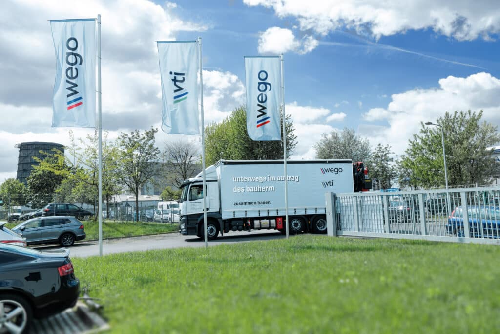 LKW fährt in die Auffahrt von wego vti Oberhausen