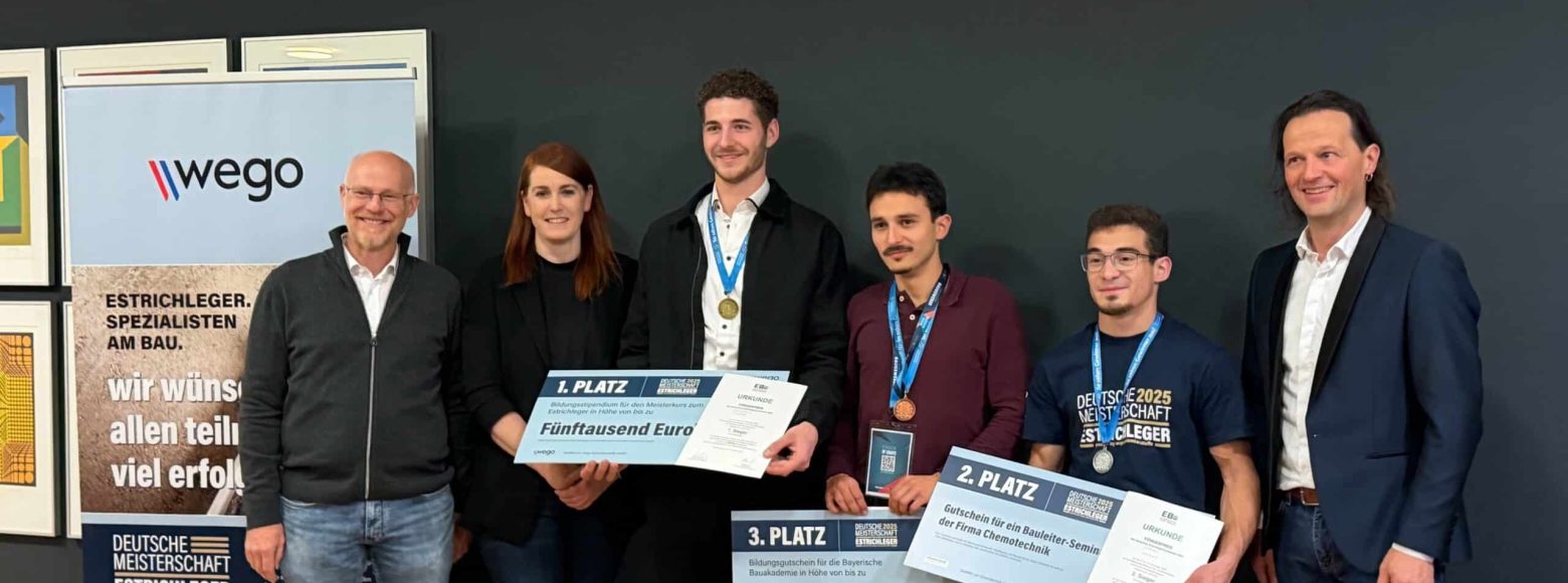 Übergabe der Preise an die drei Gewinner der Estrichleger Meisterschaft.